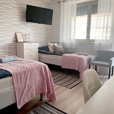 Szelrozsa Apartmanhaz Веленце Экстерьер фото